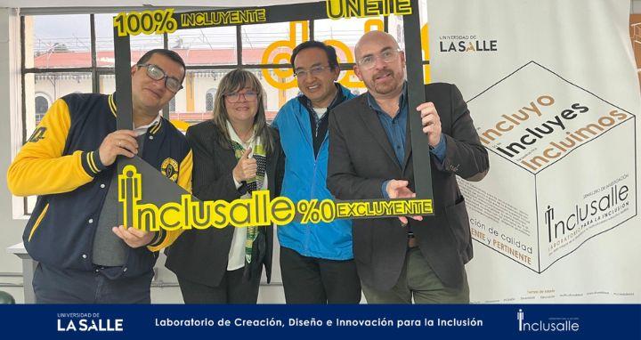 Profesores y administrativos en la Facultad de Arquitectura