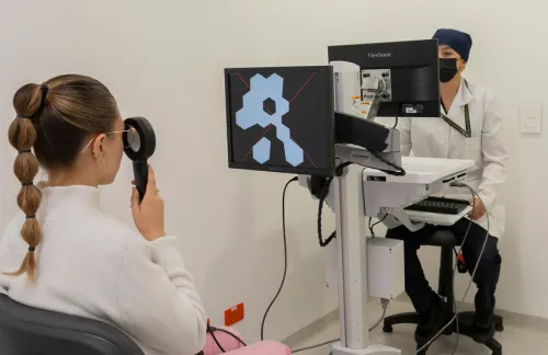 Nuestro equipo de electrofisiología permite evidenciar la actividad eléctrica...