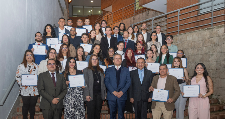 Ceremonia - entrega becas de honor