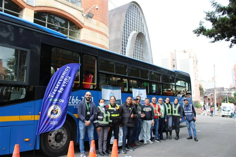 Conductores de La Salle aprenden de seguridad vial