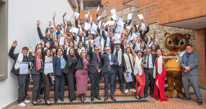 Pioneros TecLab reciben su certificación