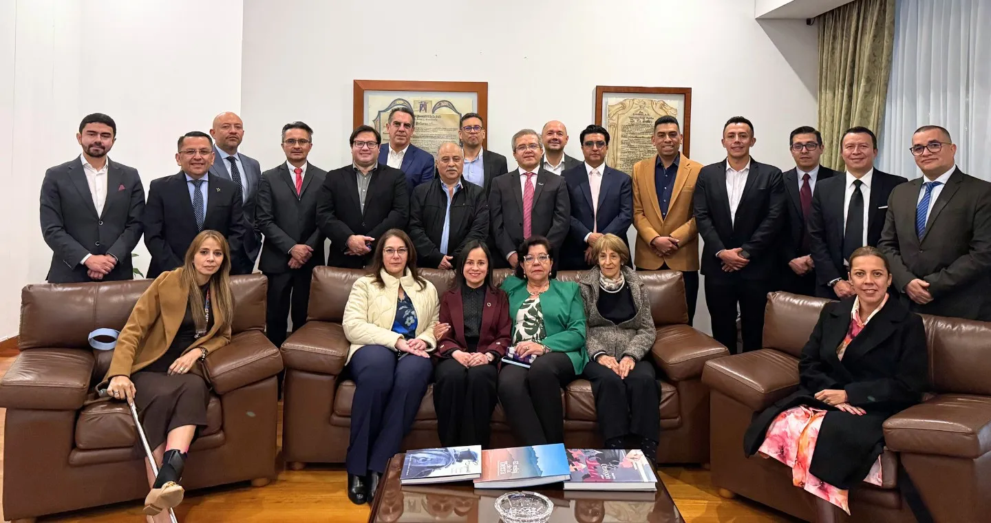 Rector, vicerrectores y directores de programas