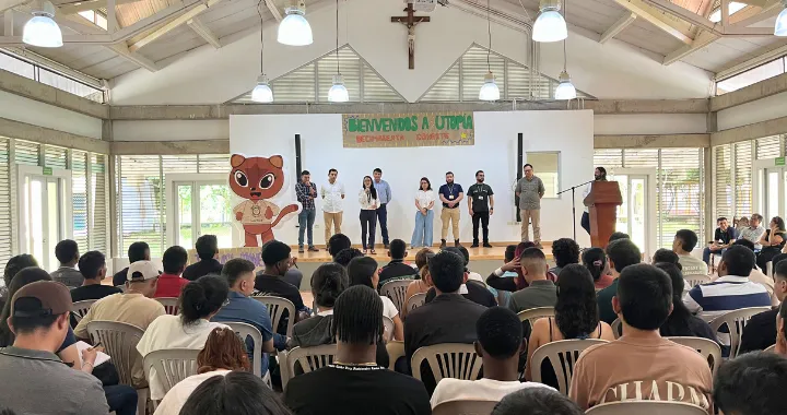 Nuevos estudiantes de Utopía