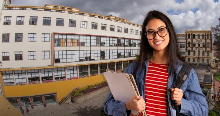 Estudiante lasallista en la sede Candelaria