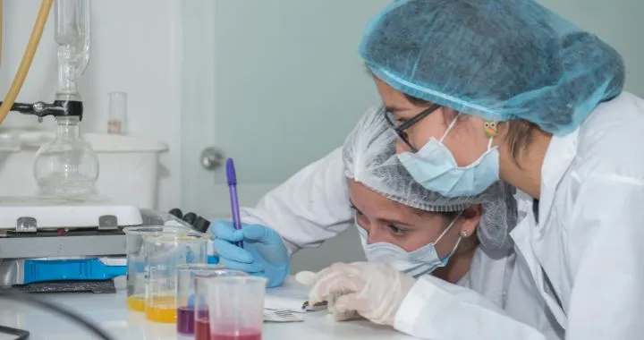 Estudiantes Biología 