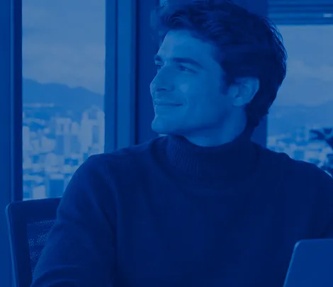 Líderes en la era IA. Liderando con inteligencia